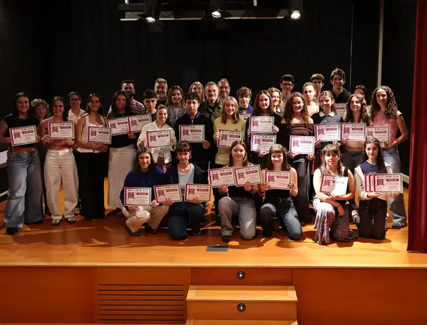 Foto de grupo premios literarios juveniles