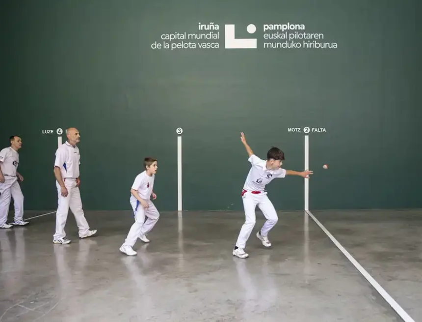 pelota vasca pamplona