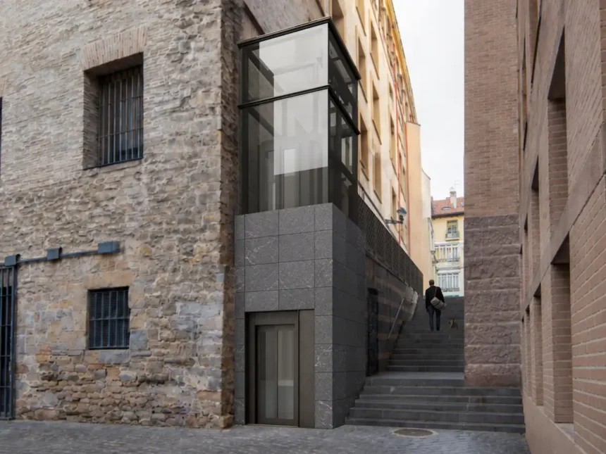 Ayuntamiento de Pamplona Ascensor Urbano Caldereria